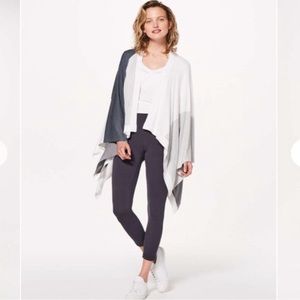 lululemon hatha wrap grey white euc